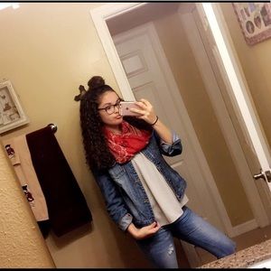 Meet your Posher, Olivia